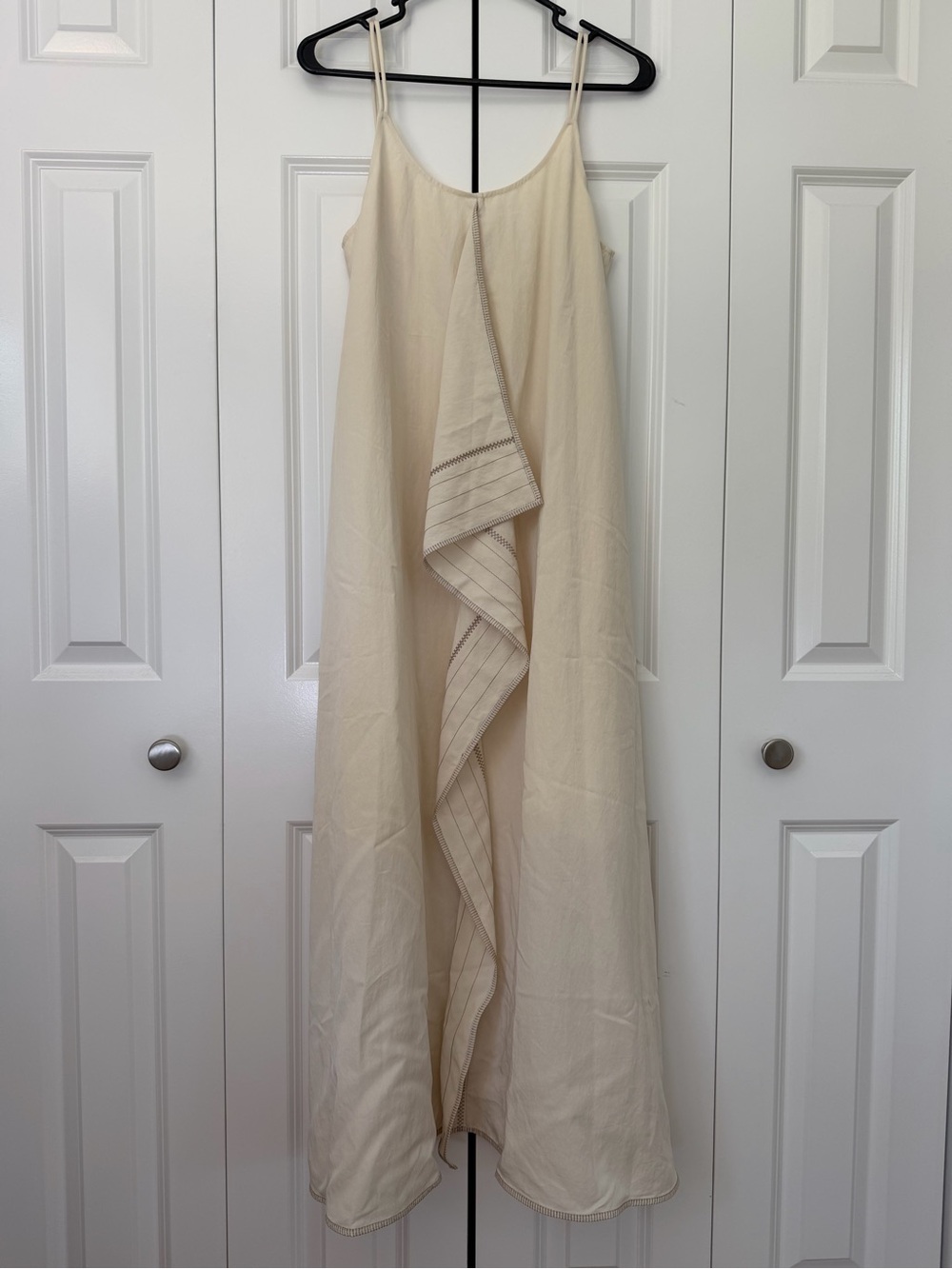 NWT Insis Embroidered Panel Dress in Off White - Picture 7 of 10